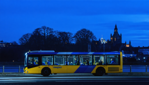 découvrez l'expérience unique d'un voyage nocturne en bus megabus entre londres et édimbourg. profitez d'un trajet de 12 heures confortable et sans souci, idéal pour explorer deux des plus belles villes du royaume-uni. dormez paisiblement pendant que nous vous conduisons à votre destination.