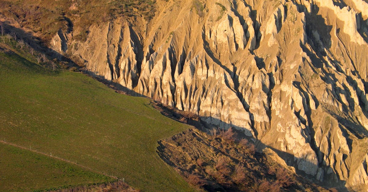découvrez l'abruzzo, une région enchanteresse d'italie, réputée pour ses paysages à couper le souffle, ses montagnes majestueuses, ses plages idylliques et sa riche cuisine. explorez ses villages pittoresques, ses parcs nationaux et sa culture authentique au cœur de l'adriatique.
