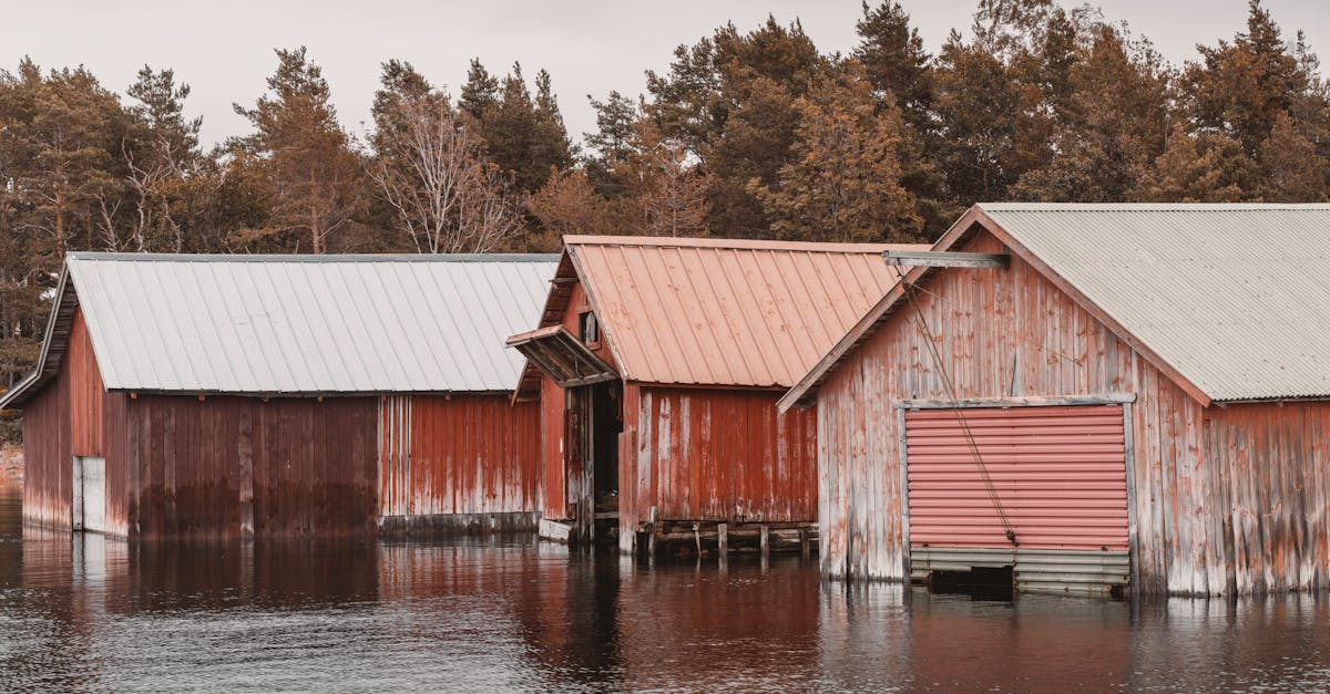 découvrez åland, un archipel unique entre la suède et la finlande, célèbre pour ses paysages magnifiques, ses traditions culturelles riches et ses activités de plein air. explorez ses îles pittoresques, dégustez une cuisine locale délicieuse et profitez d'un havre de paix au cœur de la nature.