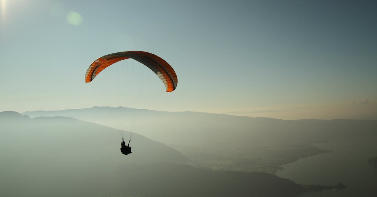 découvrez la région auvergne-rhône-alpes, un véritable joyau naturel de la france, alliant montagnes majestueuses, lacs idylliques et villes dynamiques. explorez ses paysages variés, sa richesse culturelle et ses activités en plein air, pour une expérience inoubliable.