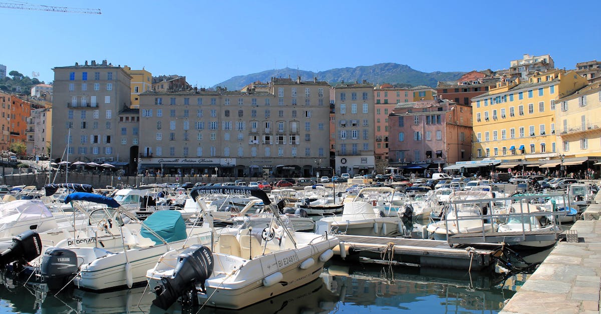 découvrez bastia, une charmante ville corsaire, mêlant histoire et culture. explorez ses ruelles pittoresques, ses plages ensoleillées et sa délicieuse gastronomie locale. un voyage inoubliable vous attend en plein cœur de la corse.