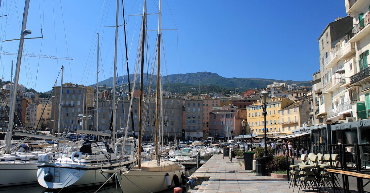 découvrez bastia, une charmante ville portuaire de la corse, alliant histoire, culture et paysages à couper le souffle. explorez ses ruelles pittoresques, ses monuments historiques et savourez la gastronomie locale dans un cadre enchanteur.