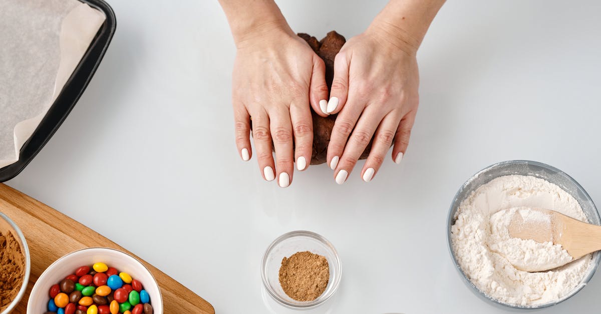 découvrez l'univers riche et savoureux du cacao, ses bienfaits pour la santé, ses origines fascinantes et ses multiples usages en cuisine. plongez dans le monde du chocolat et des délicieuses préparations à base de cacao.