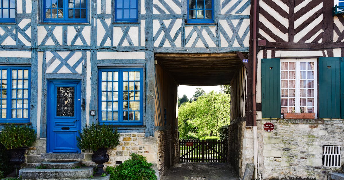 découvrez château-gontier, une charmante ville française située sur les rives de la mayenne, alliant histoire, culture et nature. explorez ses magnifiques sites historiques, ses parcs verdoyants et ses nombreuses activités pour toute la famille.