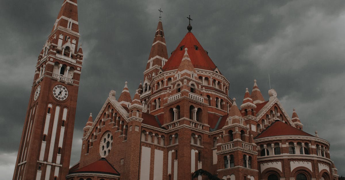 découvrez csongrád, une ville pleine de charme en hongrie, célèbre pour son riche patrimoine culturel, ses paysages pittoresques et son ambiance conviviale. plongez dans l'histoire locale et explorez les attractions incontournables de cette destination unique.
