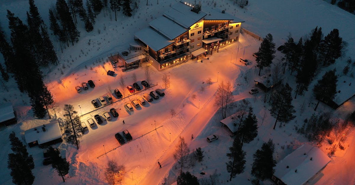 découvrez dalarna, une région magnifique de suède, réputée pour ses traditions culturelles, ses paysages pittoresques et ses activités en plein air. explorez ses charmants villages, admirez ses lacs scintillants et plongez dans l'héritage suédois à travers ses festivals et artisanats.