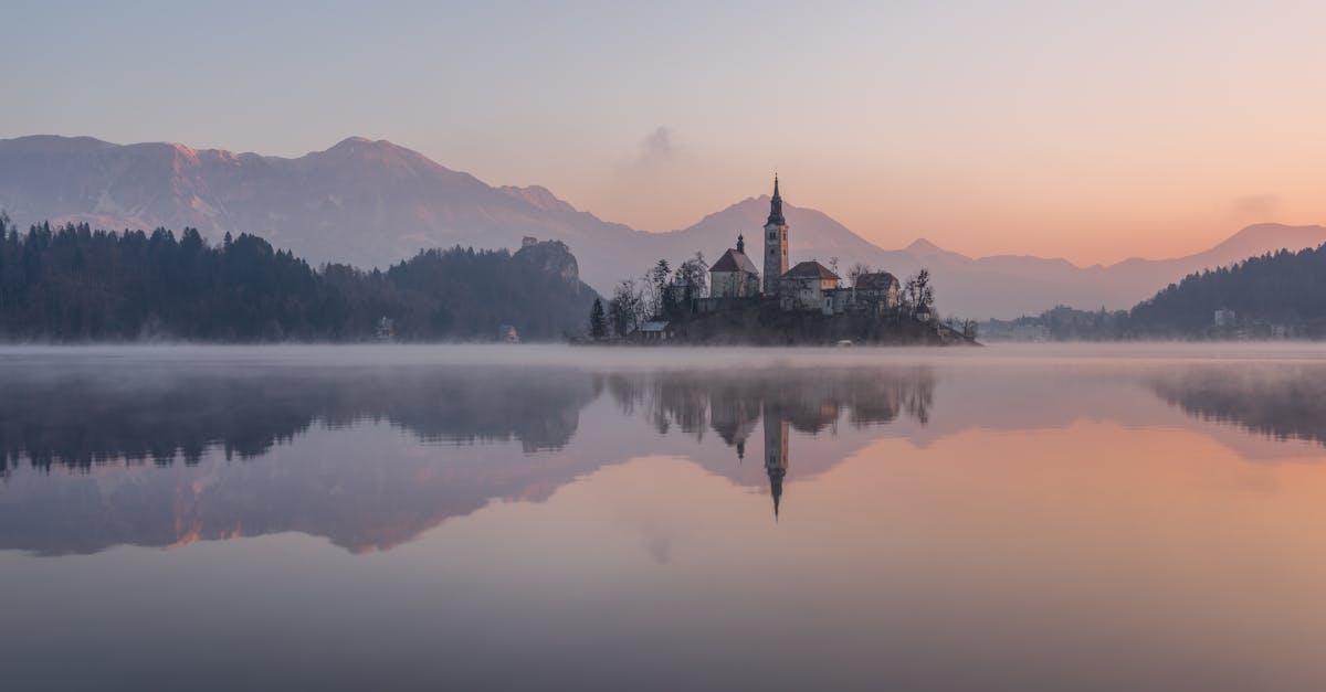 découvrez l'europe, un continent riche en histoire, culture et diversité. explorez des paysages variés, des monuments emblématiques et une gastronomie délicieuse à travers ses pays fascinants.