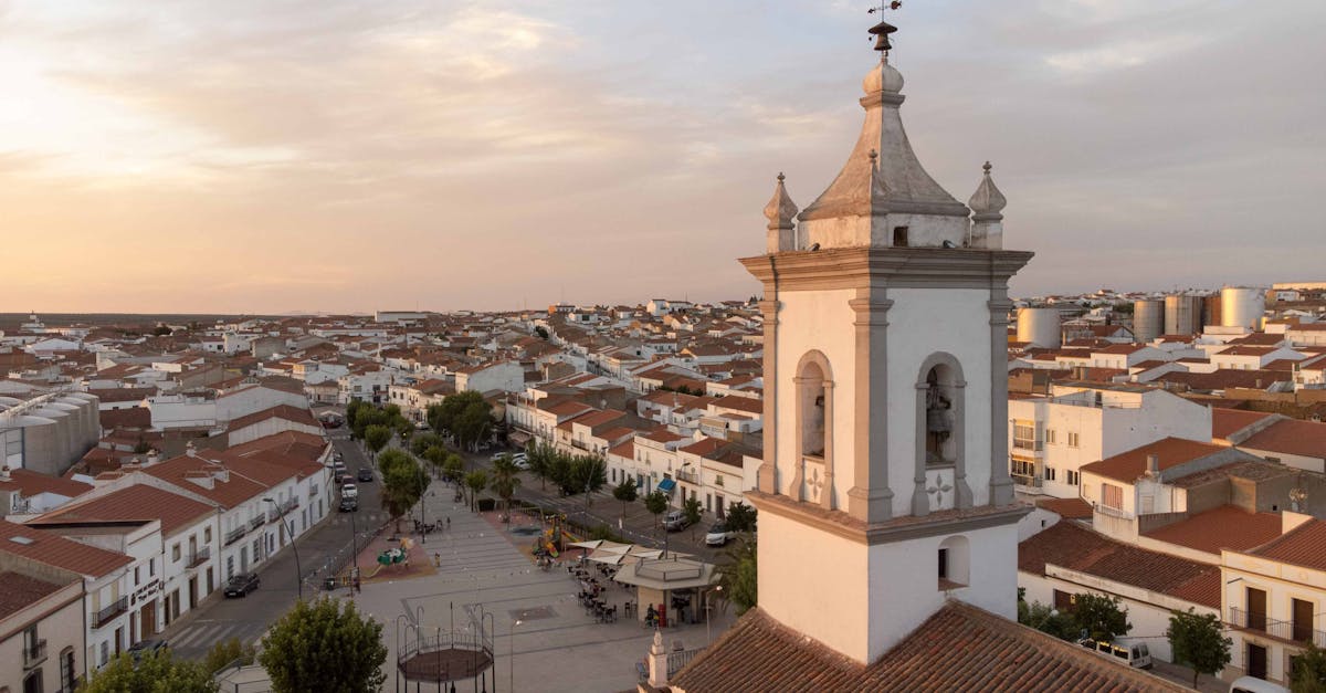 découvrez l'extremadura, une région espagnole riche en culture, histoire et paysages naturels uniques. explorez ses charmants villages, ses traditions gastronomiques savoureuses et ses sites historiques fascinants, le tout dans un cadre préservé au cœur de l'espagne.