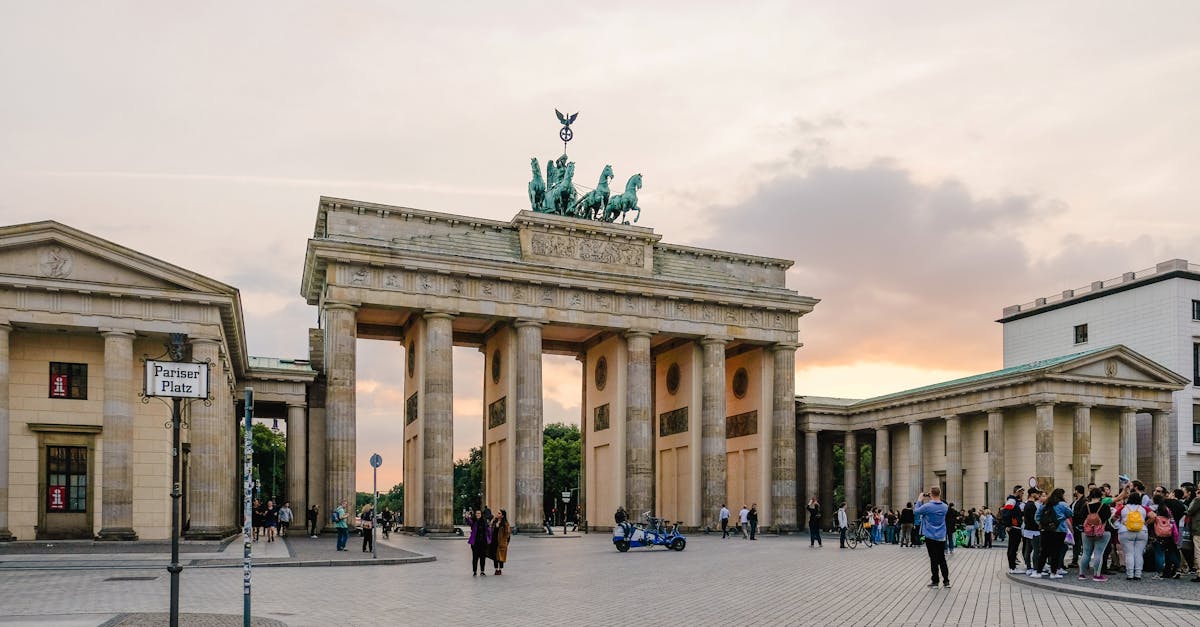 découvrez l'allemagne, un pays riche en culture, en histoire et en paysages magnifiques. explorez ses villes animées, ses châteaux majestueux et sa délicieuse cuisine. plongez dans l'héritage artistique et scientifique qui a façonné l'europe.