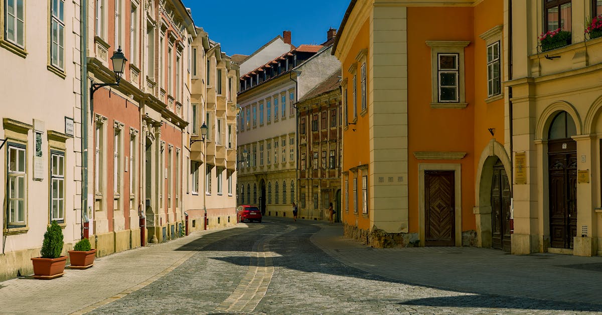 découvrez győr-moson-sopron, une région captivante de hongrie alliant patrimoine culturel, paysages pittoresques et activités variées. explorez des villes historiques, savourez une cuisine locale délicieuse et profitez de la beauté naturelle qui vous entoure. parfait pour les amateurs de voyages et d'aventures!