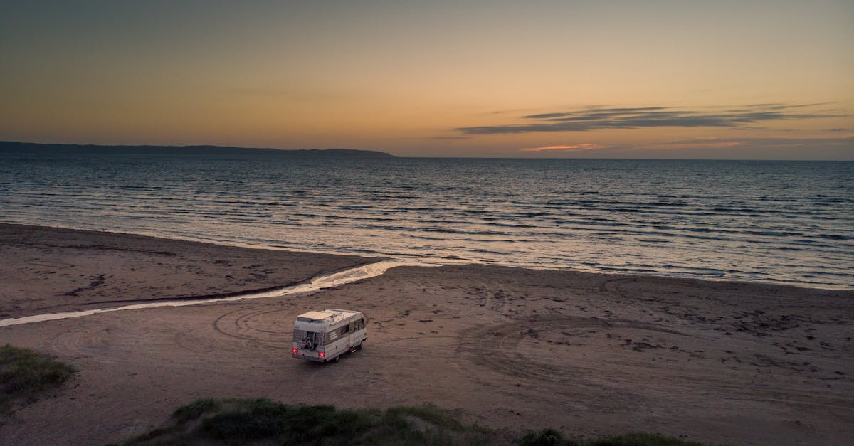 découvrez halland, une région côtière suédoise offrant des paysages pittoresques, des plages de sable doré et une riche culture. explorez les charmantes villes, les activités de plein air et savourez la gastronomie locale dans ce lieu idéal pour des vacances en toute tranquillité.