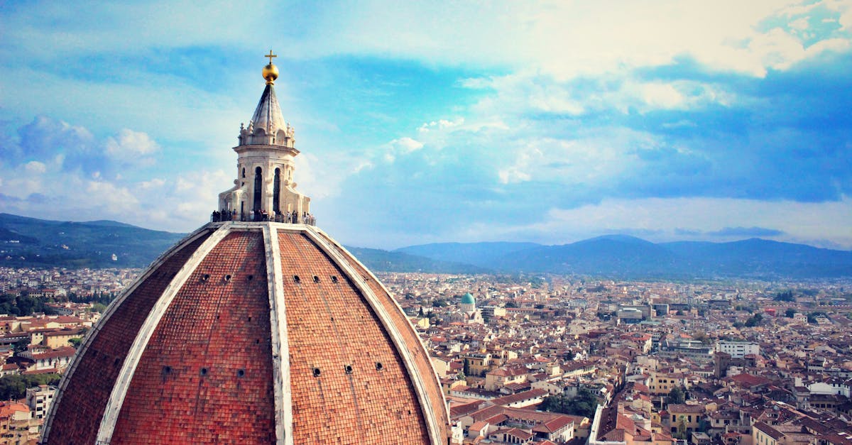 découvrez l'italie, un pays riche en histoire, culture et paysages à couper le souffle. explorez ses villes emblématiques comme rome, florence et venise, savourez une cuisine délicieuse et plongez dans l'art et l'architecture qui font la renommée de cette destination incontournable.