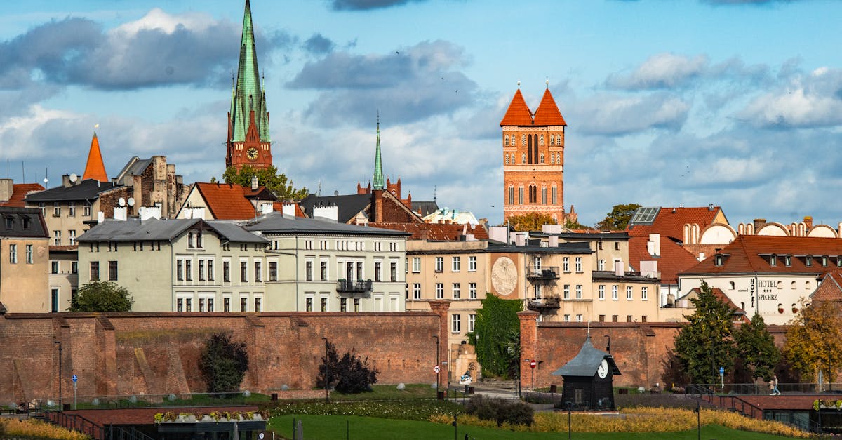 découvrez kuyavia-poméranie, une région riche en histoire et en culture en pologne. explorez ses paysages pittoresques, ses villes charmantes et ses nombreuses attractions touristiques qui font de cette destination un véritable joyau à visiter.