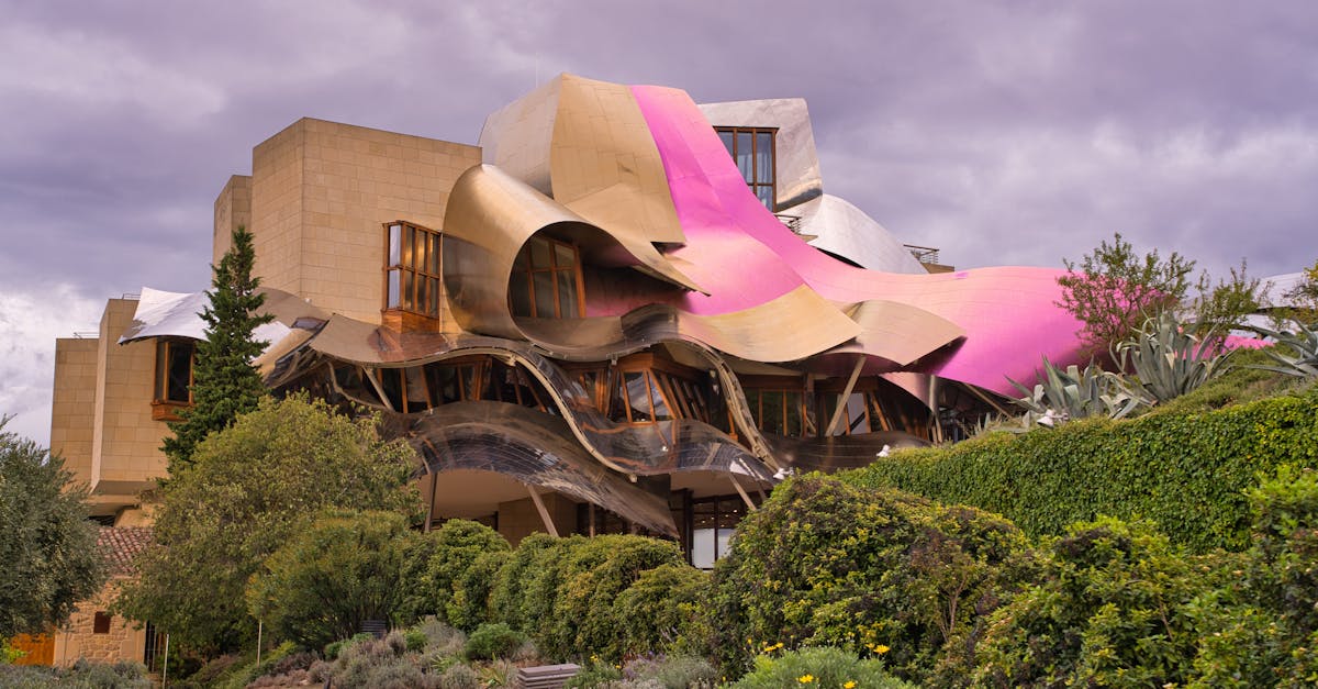 découvrez la rioja, une région viticole exceptionnelle d'espagne, réputée pour ses paysages magnifiques, ses vignobles pittoresques et ses délicieuses créations de vin. explorez la richesse de sa culture, ses traditions gastronomiques et ses charmants villages, pour une expérience inoubliable au cœur de la nature.