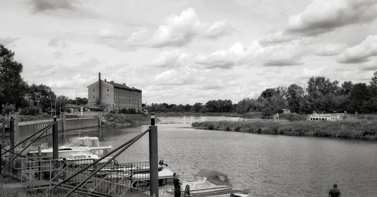 découvrez lubusz, une région pittoresque de pologne, riche en histoire, culture et paysages naturels époustouflants. explorez ses charmantes villes, ses lacs scintillants et ses forêts verdoyantes, tout en savourant la gastronomie locale et les traditions uniques de cette destination encore méconnue.