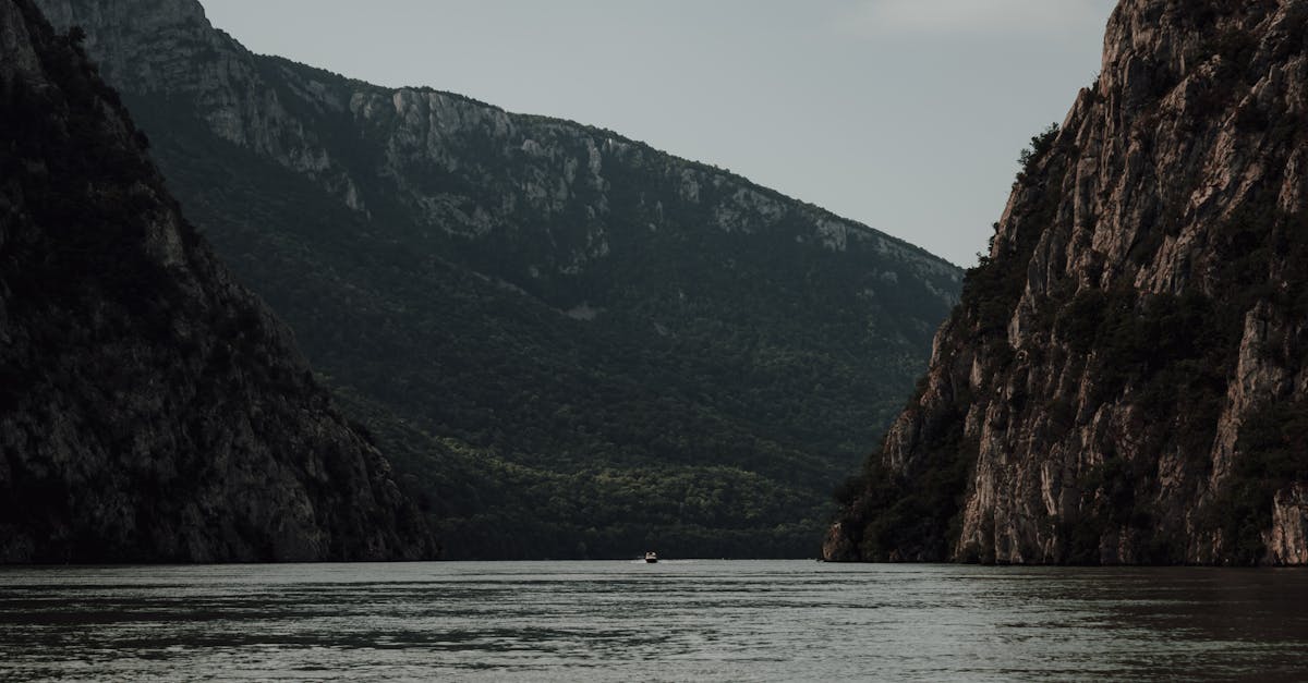 découvrez mehedinți, une région fascinante de roumanie, riche en histoire, paysages naturels époustouflants et traditions culturelles authentiques. explorez ses charmants villages, ses monument historiques et laissez-vous séduire par la beauté de ses paysages.