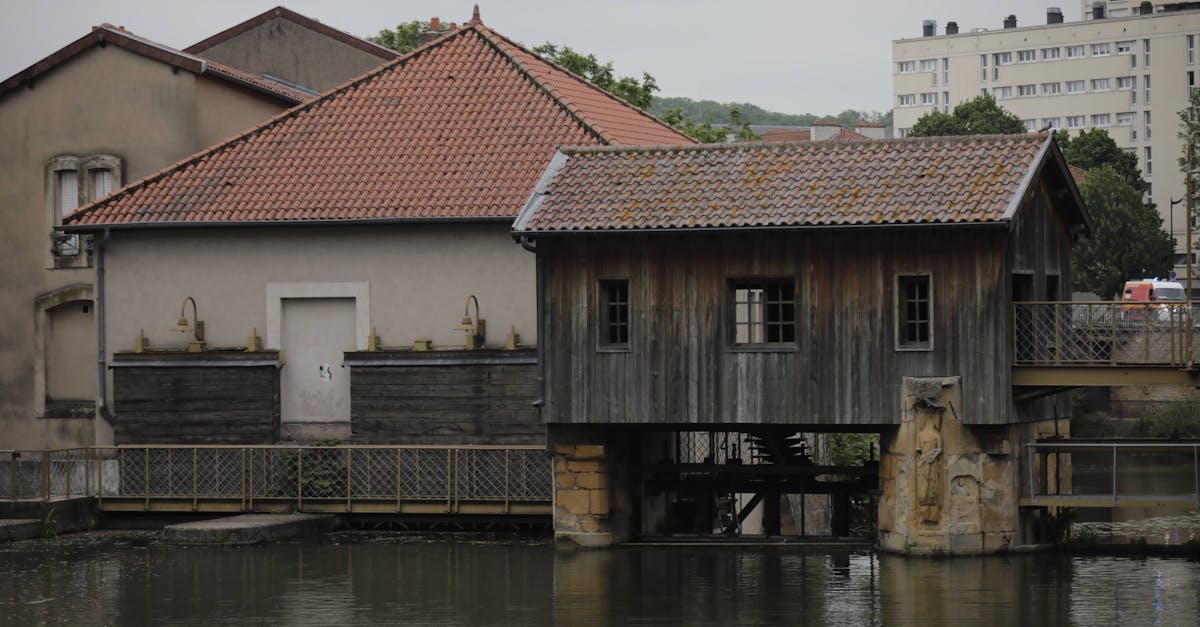découvrez metz, une ville riche en histoire et en culture, alliant modernité et patrimoine avec ses magnifiques bâtiments, musées, et espaces verts. explorez ses charmantes ruelles et profitez d'une ambiance unique au cœur de la lorraine.