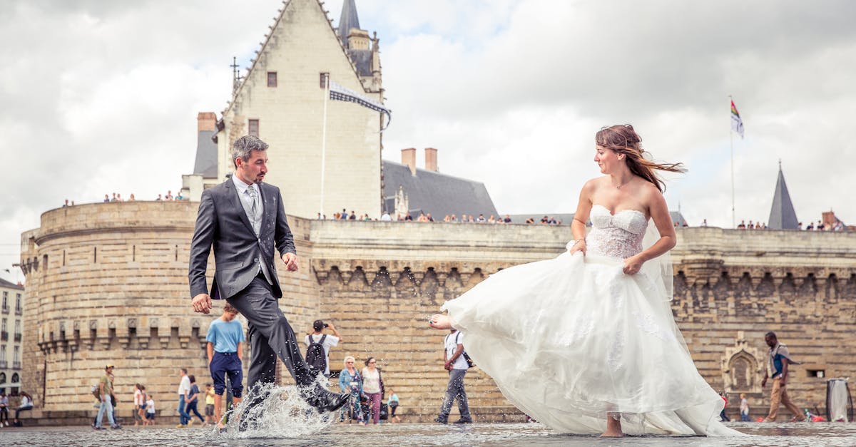 découvrez nantes, une ville dynamique et culturelle de l'ouest de la france. entre patrimoine historique, gastronomie savoureuse et innovation, explorez les trésors cachés et les attractions incontournables de cette métropole vibrante.