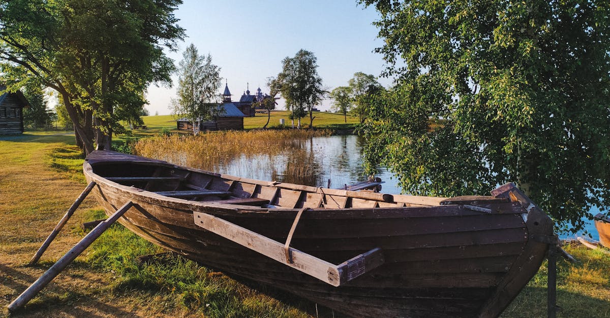 découvrez north karelia, une région pittoresque de finlande célèbre pour ses paysages luxuriants, ses lacs cristallins et sa riche culture. explorez les forêts denses, profitez des activités de plein air et plongez dans l'hospitalité locale pour une expérience inoubliable.
