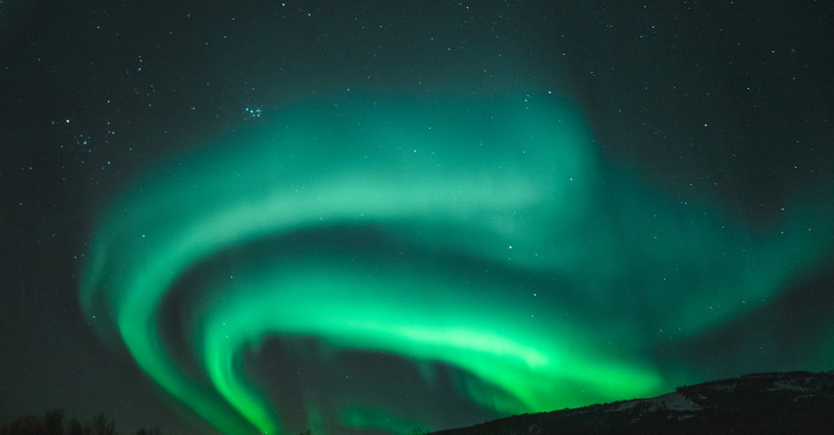 découvrez la norvège, un pays aux paysages époustouflants, des fjords majestueux aux aurores boréales captivantes. explorez la richesse de sa culture, son histoire viking fascinante et sa gastronomie unique. parfait pour les amateurs d'aventure et les amoureux de la nature.