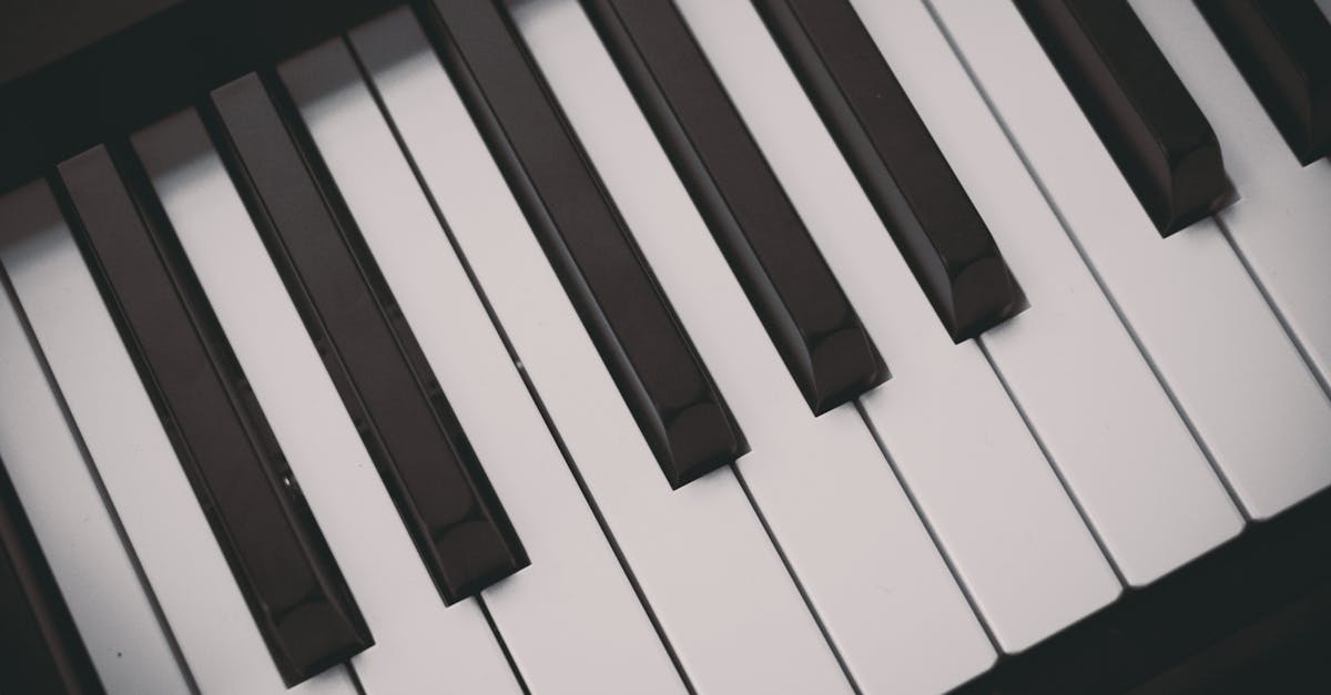 découvrez l'univers fascinant du piano, un instrument intemporel qui allie technique et émotion. apprenez à jouer, explorez différents styles musicaux et laissez-vous séduire par la beauté de ses accords.