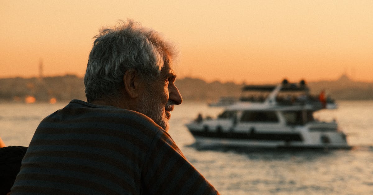 découvrez porto-vecchio, joyau de la corse, célèbre pour ses plages de sable fin, son port animé et son riche patrimoine historique. profitez d'activités nautiques, de randonnées dans la nature et d'une cuisine locale savoureuse dans cette destination idyllique.