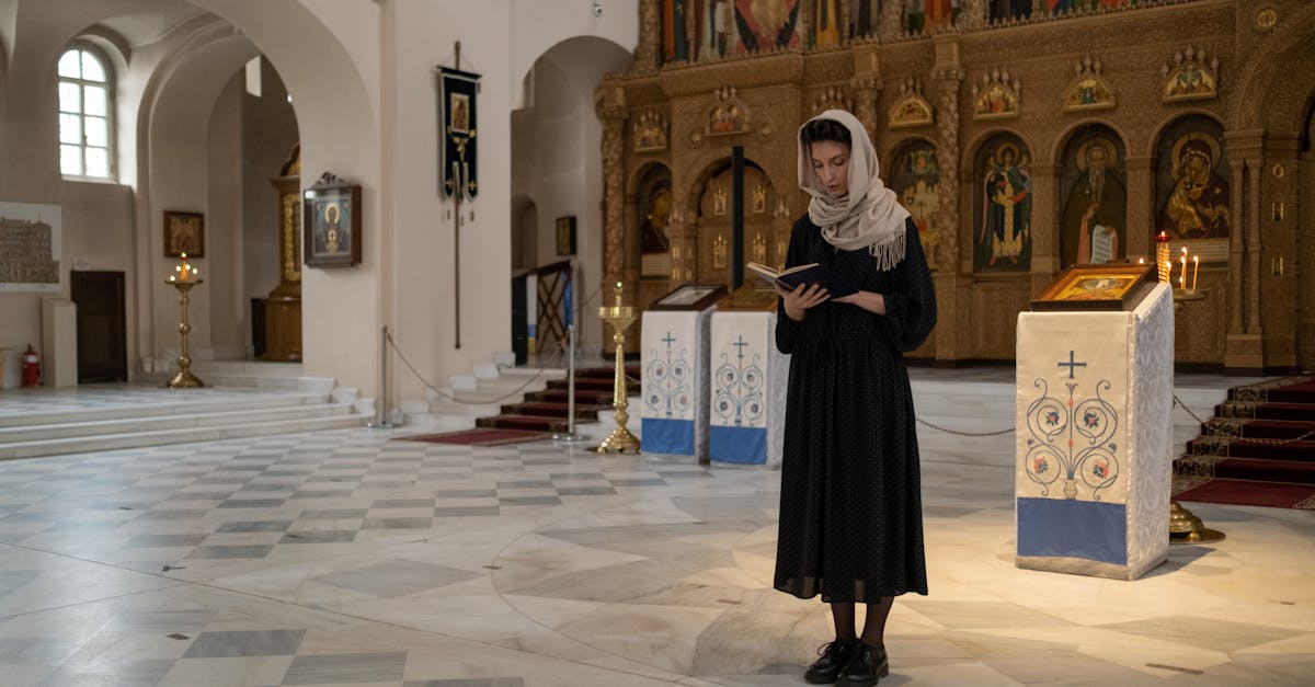 découvrez la vie et l'héritage fascinants des saints à travers les âges. explorez leurs miracles, leurs enseignements et leur impact sur la spiritualité et la culture. une plongée inspirante dans l'univers des figures saintes qui ont marqué l'histoire.