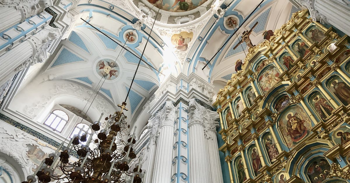 découvrez l'univers fascinant des saints : leurs histoires inspirantes, leurs miracles et leur impact à travers les âges. plongez dans la spiritualité et la vénération qui entourent ces figures emblématiques. un voyage à travers la foi et la dévotion.