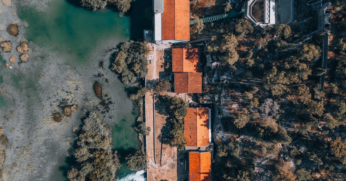 découvrez šibenik-knin, une magnifique région de croatie, riche en histoire et en paysages naturels époustouflants. explorez ses charmantes villes, ses parcs nationaux et ses criques cachées, tout en savourant la délicieuse cuisine locale. une destination idéale pour les amateurs de culture et de plein air.