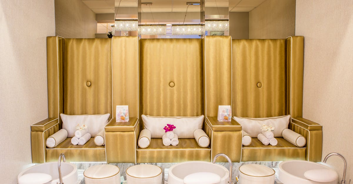 découvrez le bien-être ultime dans notre spa. offrez-vous un moment de détente avec nos soins relaxants, massages apaisants et ambiances sereines. réservez dès maintenant une expérience revitalisante pour le corps et l'esprit.