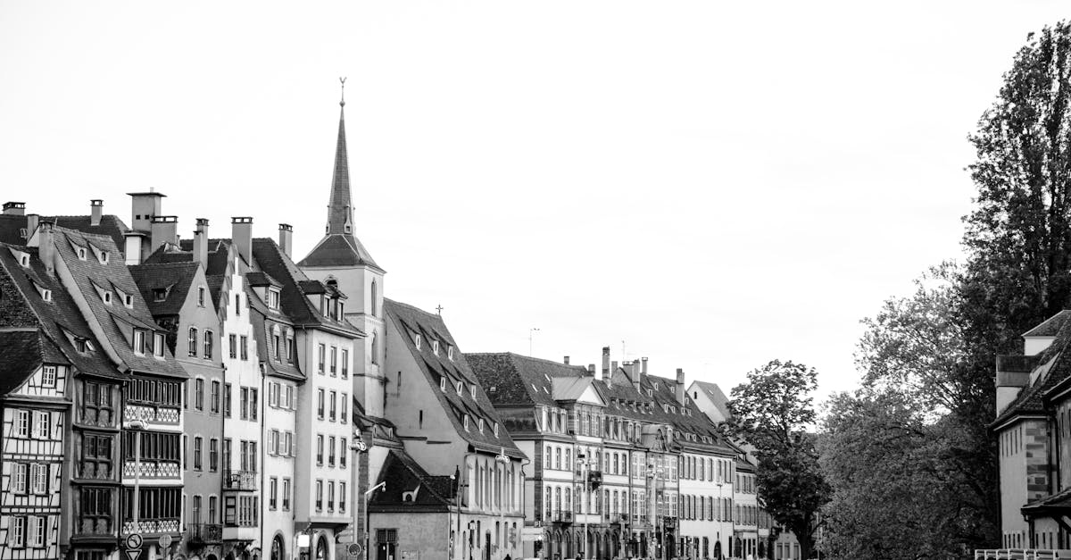 découvrez strasbourg, une ville emblématique de l'alsace, alliant histoire, culture et modernité. flânez dans ses rues pittoresques, explorez la célèbre cathédrale et savourez la gastronomie locale. strasbourg vous attend pour une expérience inoubliable.