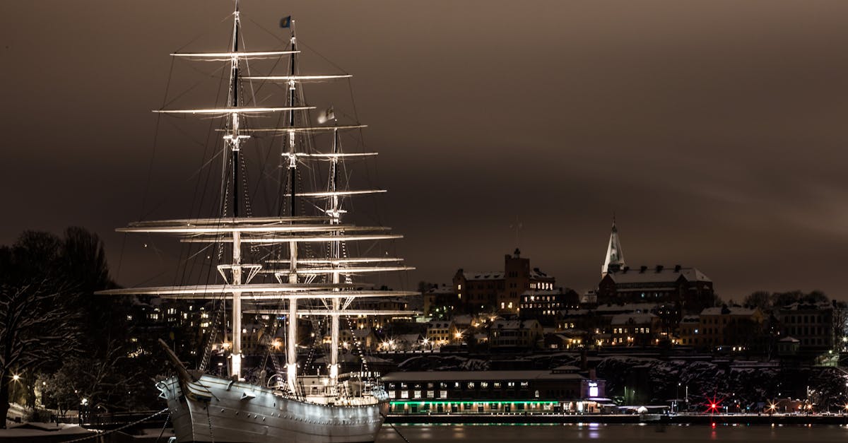 découvrez la suède, un pays scandinave fascinant alliant paysages naturels époustouflants, culture vibrante et innovations. explorez les charmantes villes comme stockholm et göteborg, savourez la cuisine suédoise et plongez dans l'histoire riche de cette destination incontournable.