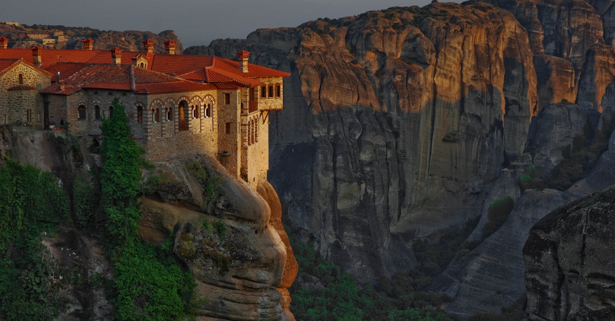 découvrez thessalie, une région riche en histoire et en paysages magnifiques, où la nature rencontre la culture. explorez ses montagnes majestueuses, ses sites archéologiques fascinants et profitez de l'hospitalité chaleureuse de ses habitants.