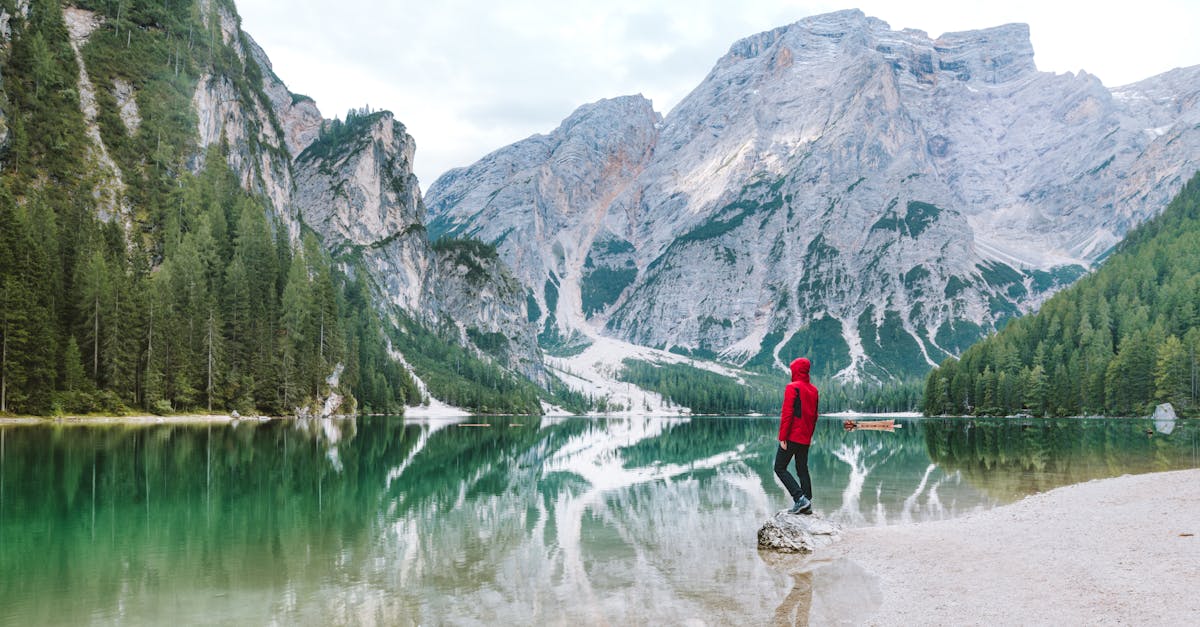 découvrez le trentino-alto adige, une région enchanteuse du nord de l'italie, célèbre pour ses paysages montagneux à couper le souffle, ses lacs scintillants, et son riche patrimoine culturel. parfait pour les amateurs de nature et d'aventure, cette destination allie douceur de vivre et gastronomie raffinée.