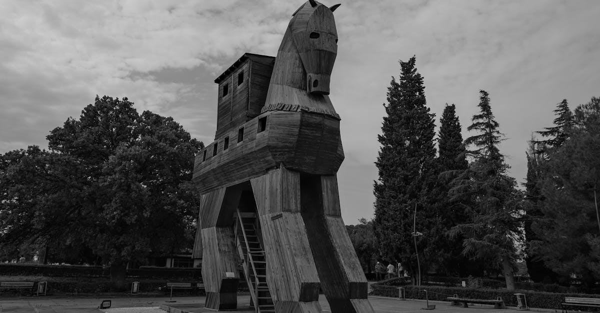 découvrez troyes, une charmante ville historique de france, célèbre pour ses maisons à pans de bois, ses ruelles médiévales et sa cathédrale gothique impressionnante. explorez son riche patrimoine culturel, ses musées variés et dégustez les spécialités locales dans un cadre enchanteur.