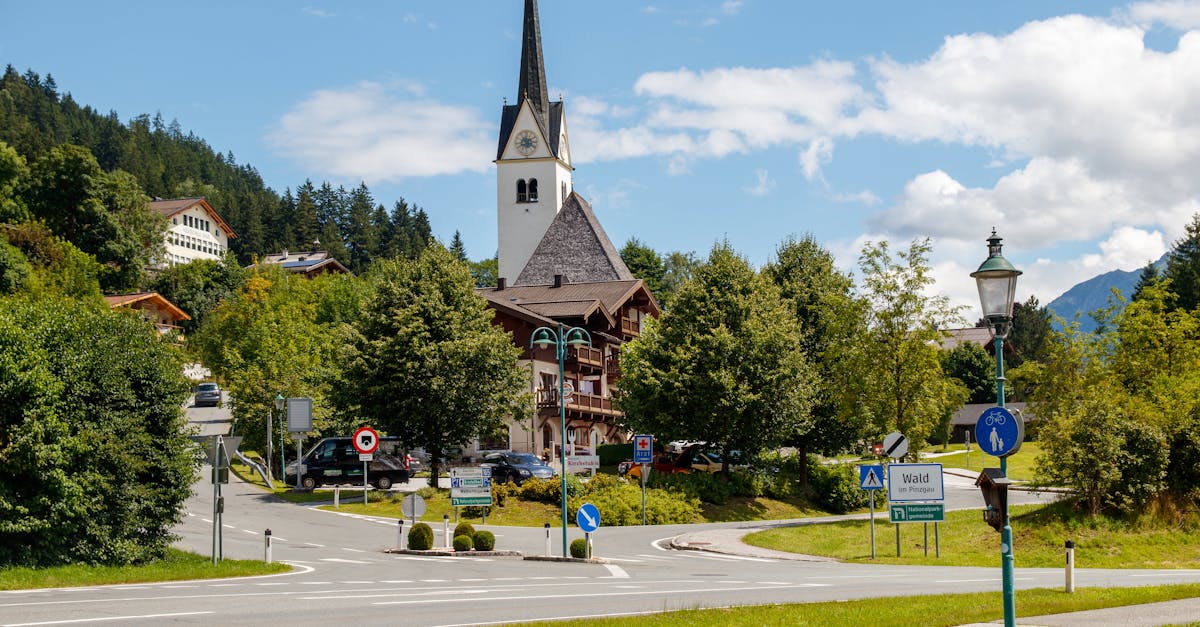 découvrez le tyrol, une région emblématique des alpes autrichiennes, célèbre pour ses paysages à couper le souffle, ses pistes de ski, et son riche patrimoine culturel. explorez les villages pittoresques, savourez la gastronomie locale et profitez d'activités de plein air tout au long de l'année.