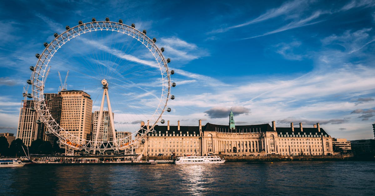 découvrez le royaume-uni, une destination fascinante mêlant histoire riche, cultures variées et paysages époustouflants. explorez ses villes emblématiques comme londres, édimbourg et cardiff, tout en profitant de sa gastronomie unique et de ses traditions. un voyage inoubliable vous attend au cœur de ce pays aux multiples facettes.