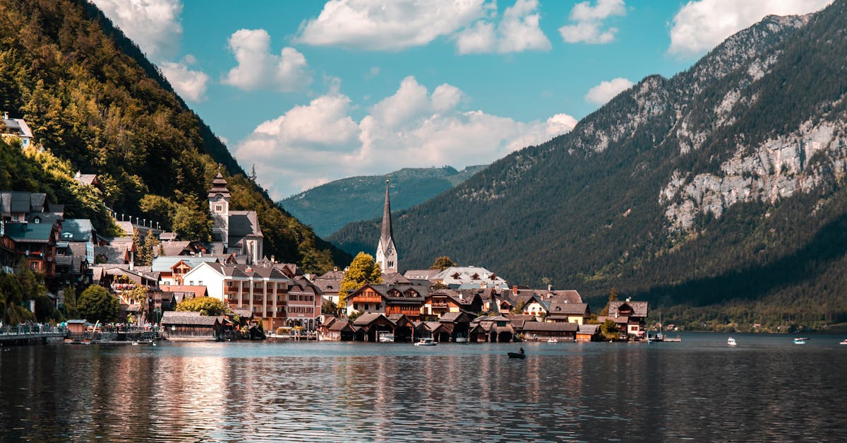 découvrez l'upper austria, une région riche en paysages pittoresques, culture vibrante et activités en plein air. explorez ses magnifiques lacs, ses montagnes majestueuses et ses charmantes villes historiques. parfait pour les amateurs de nature et de culture, l'upper austria vous invite à vivre des expériences inoubliables.