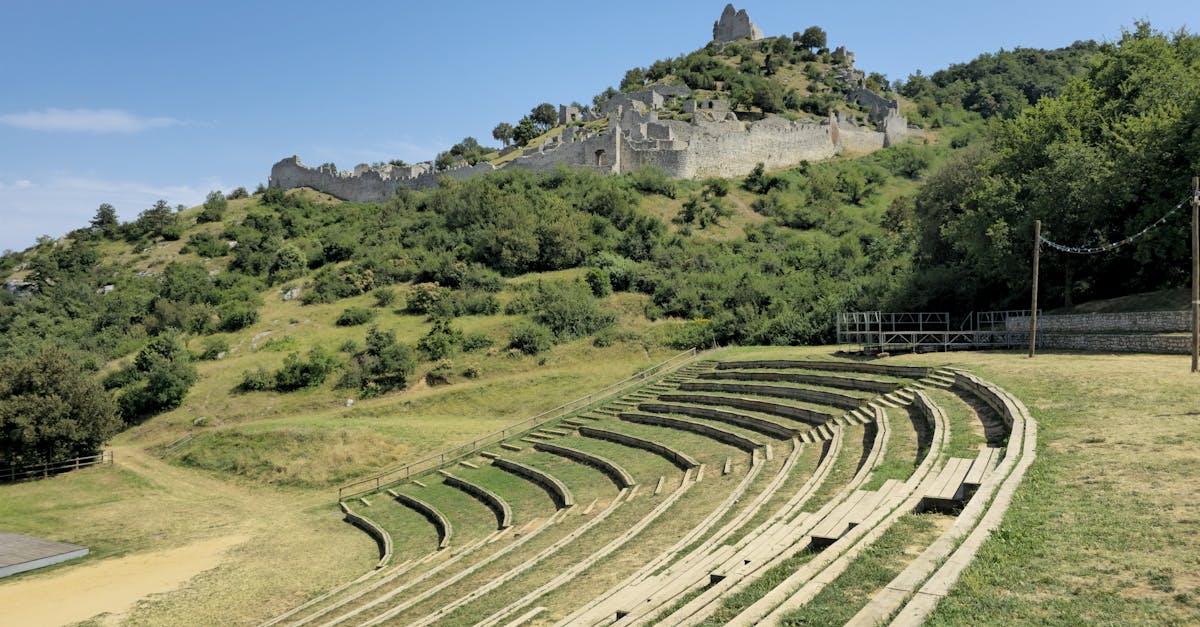 découvrez valence, une charmante ville française, célèbre pour son patrimoine historique, sa gastronomie raffinée et ses paysages enchanteurs. explorez ses monuments, ses jardins et ses marchés typiques pour une expérience inoubliable.