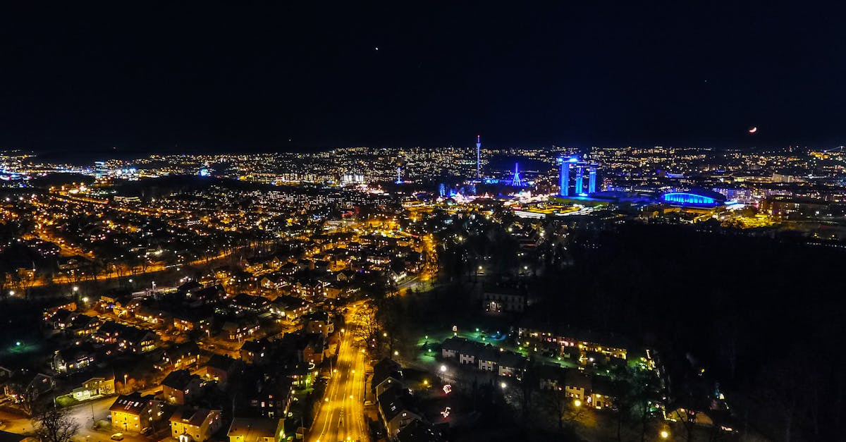 découvrez västra götaland, une région fascinante de suède, connue pour ses paysages enchanteurs, sa richesse culturelle et ses activités de plein air. explorez ses charmantes villes, savourez une cuisine locale délicieuse et plongez dans l'histoire de cette destination incontournable.