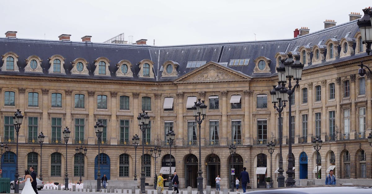 découvrez vendôme, une charmante ville française au riche patrimoine historique et culturel. explorez ses magnifiques paysages, ses lieux emblématiques et profitez d'une ambiance authentique au cœur de la vallée du loir.