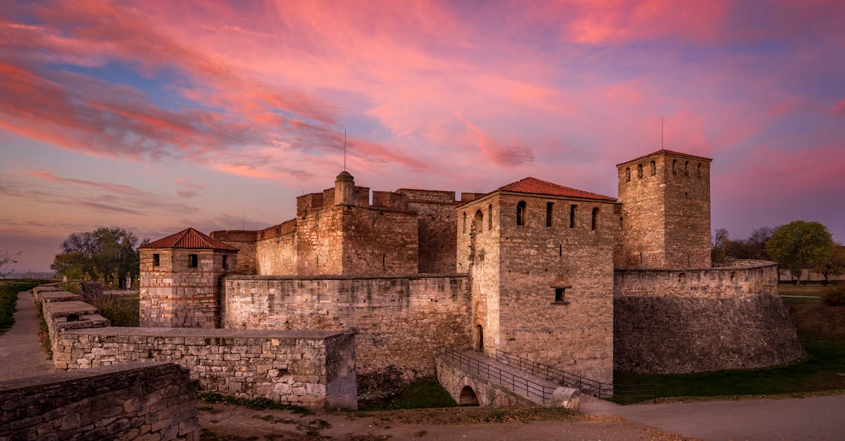 découvrez vidin, une ville historique bulgare située sur les rives du danube, connue pour ses charmantes fortifications, son riche patrimoine culturel et ses paysages pittoresques. explorez ses sites emblématiques et laissez-vous séduire par son ambiance unique.