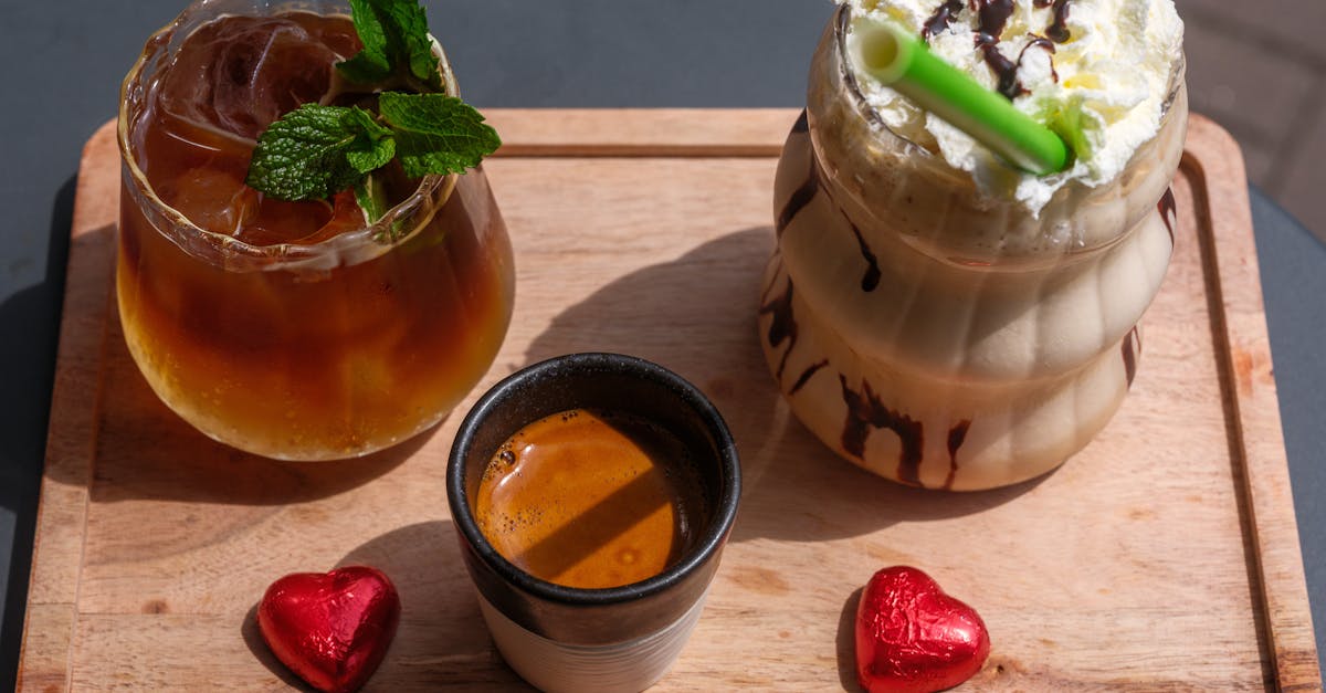 découvrez la légèreté et la douceur de la crème fouettée. parfaite pour garnir vos desserts, boissons et autres délices culinaires, elle ajoute une touche de sophistication à n'importe quelle recette. facile à préparer, la crème fouettée est un véritable incontournable en pâtisserie.